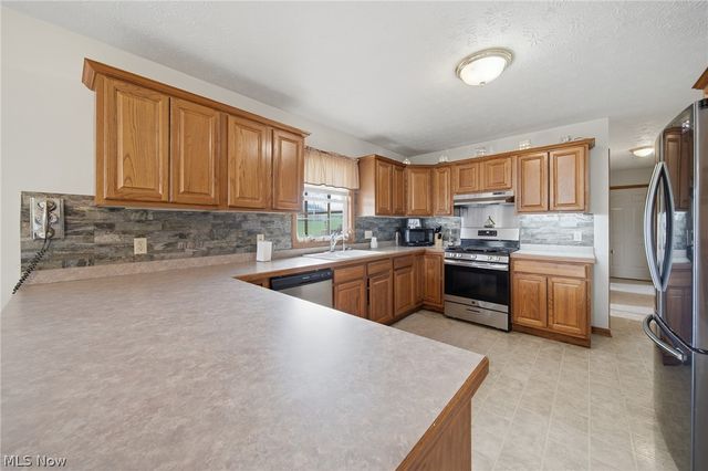 14716 Lawmont Street, North Lawrence, OH 44666