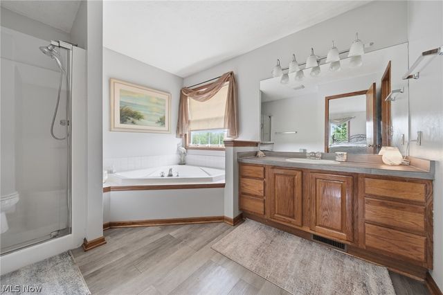 14716 Lawmont Street, North Lawrence, OH 44666