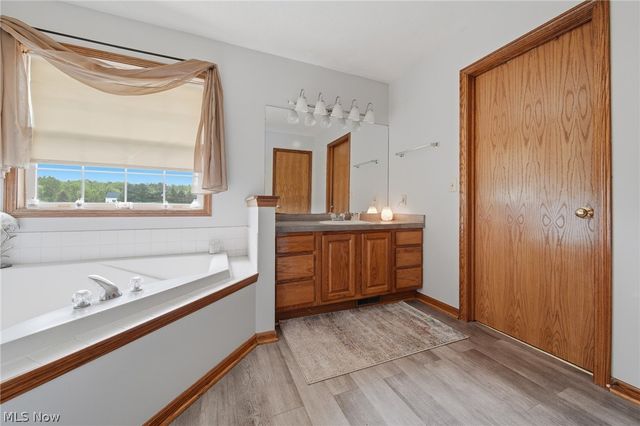 14716 Lawmont Street, North Lawrence, OH 44666