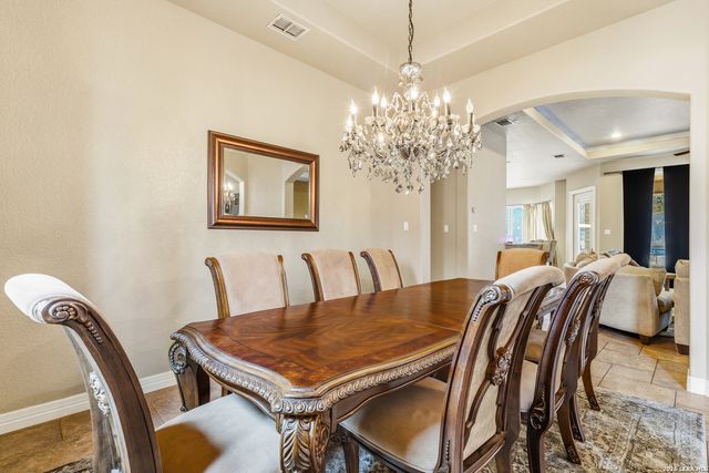 112 ABREGO KNOLL DR, Floresville, TX 78114