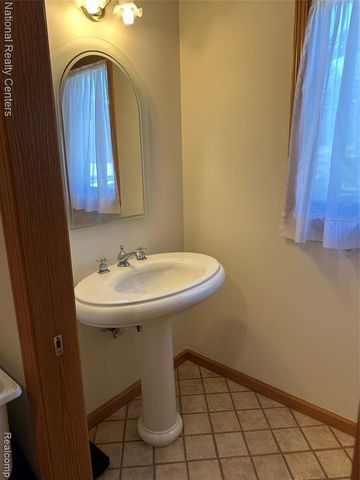 1390 N Us 23, East Tawas, MI 48730