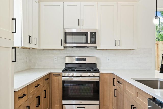 9119 Henrietta Street A & B, Houston, TX 77088