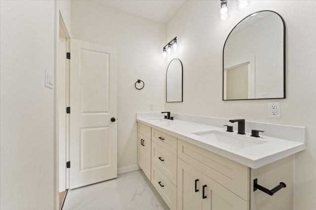 9119 Henrietta Street A & B, Houston, TX 77088