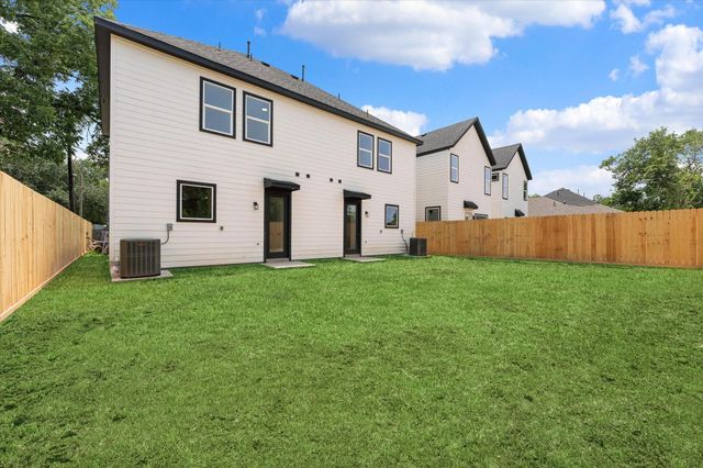 9119 Henrietta Street A & B, Houston, TX 77088