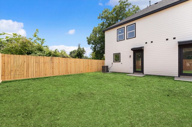 9119 Henrietta Street A & B, Houston, TX 77088