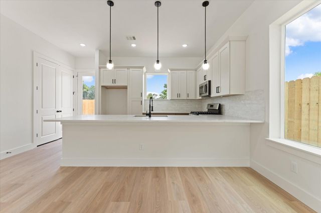 9119 Henrietta Street A & B, Houston, TX 77088