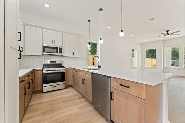 9119 Henrietta Street A & B, Houston, TX 77088