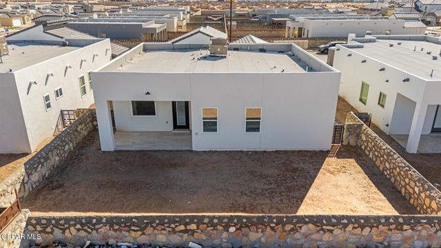 624 Paseo Del Agua Street, Horizon City, TX 79928