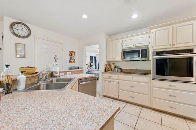 531 Pecan Creek DR, Horseshoe Bay, TX 78657