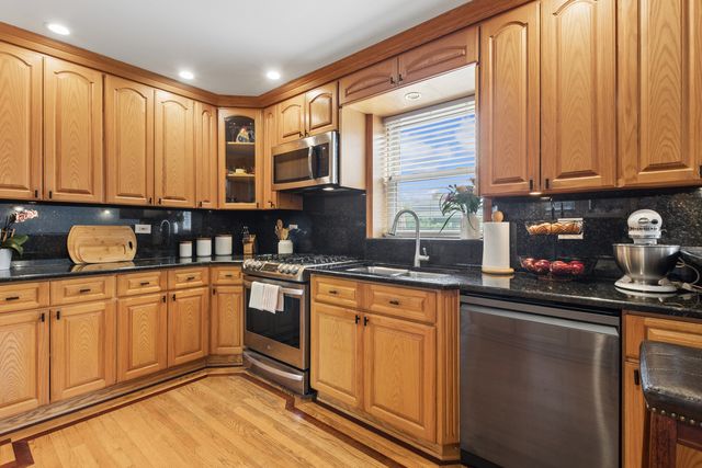 7911 W Rascher Avenue, Chicago, IL 60656