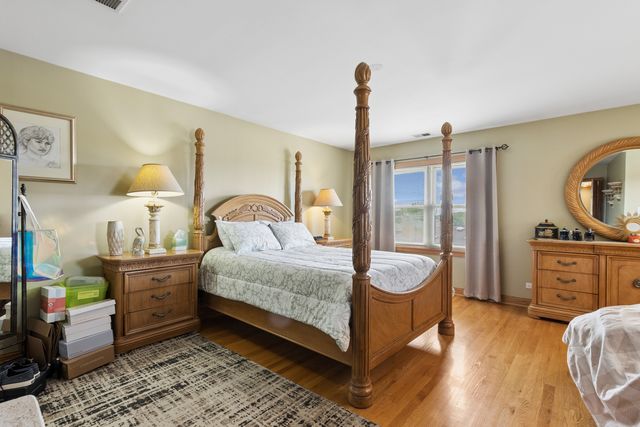 7911 W Rascher Avenue, Chicago, IL 60656