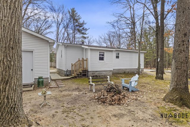 8120 Cheyenne Drive, Howard City, MI 49329