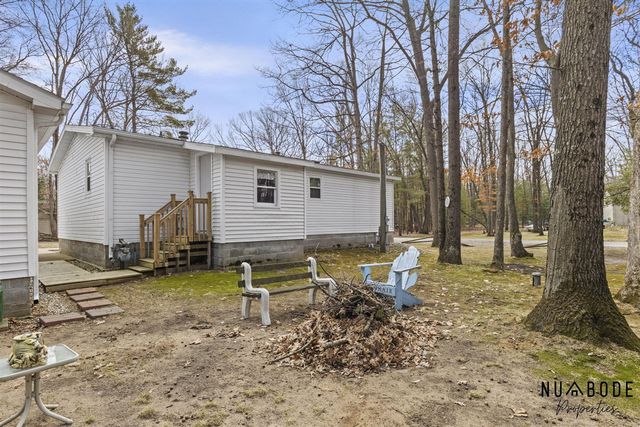 8120 Cheyenne Drive, Howard City, MI 49329