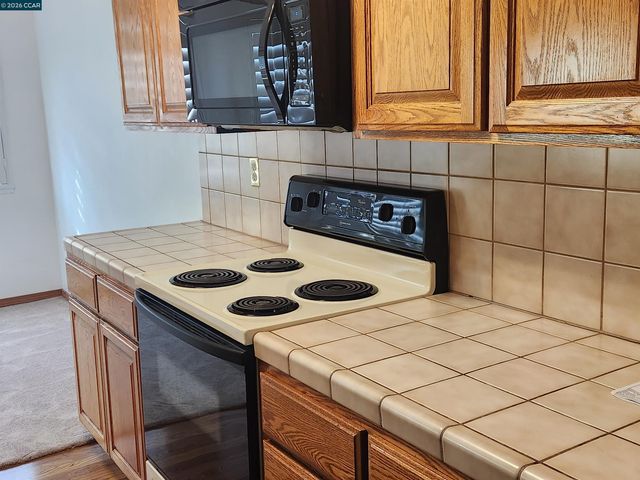 21109 Gary Drive 303, Hayward, CA 94546