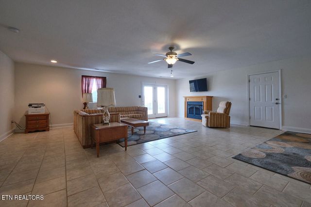 132 Skyline Drive, Dandridge, TN 37725