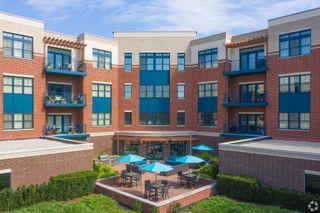 1 N Main Street 409, Algonquin, IL 60102