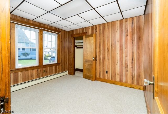 80 Washington Pl, Totowa Boro, NJ 07512