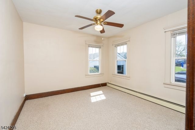 80 Washington Pl, Totowa Boro, NJ 07512
