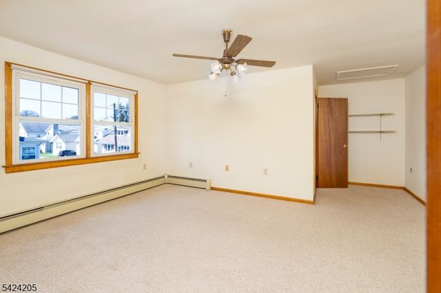 80 Washington Pl, Totowa Boro, NJ 07512