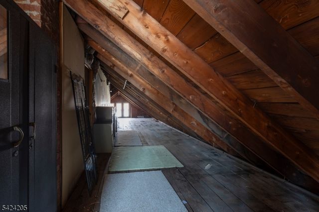 80 Washington Pl, Totowa Boro, NJ 07512