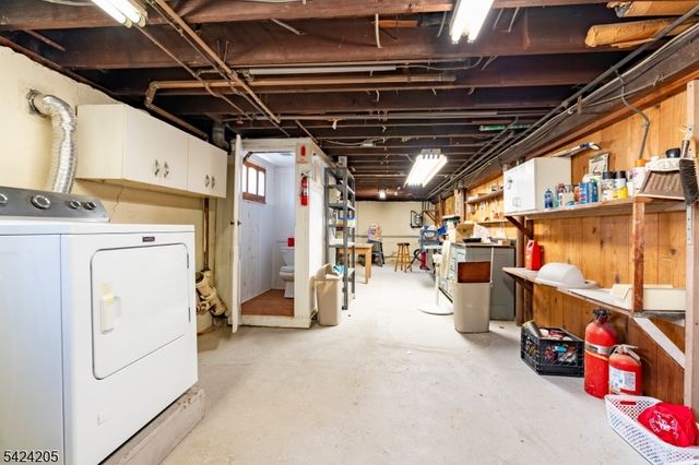 80 Washington Pl, Totowa Boro, NJ 07512