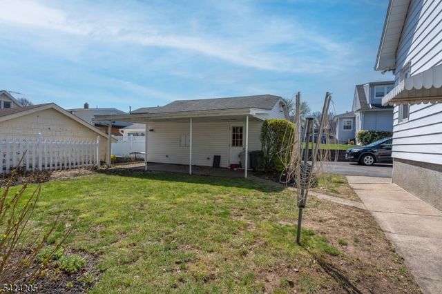 80 Washington Pl, Totowa Boro, NJ 07512
