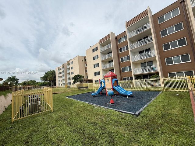 6940 Miami Gardens Drive 1-122, Hialeah, FL 33015