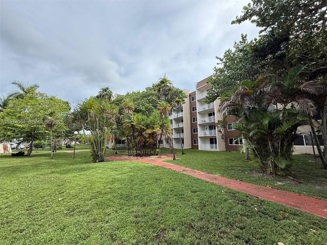 6940 Miami Gardens Drive 1-122, Hialeah, FL 33015