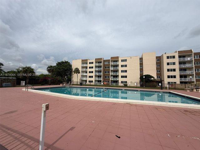 6940 Miami Gardens Drive 1-122, Hialeah, FL 33015
