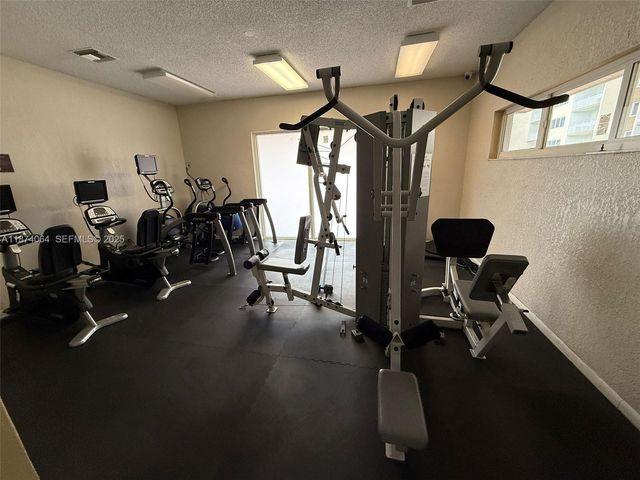 6940 Miami Gardens Drive 1-122, Hialeah, FL 33015