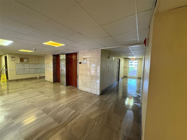 6940 Miami Gardens Drive 1-122, Hialeah, FL 33015