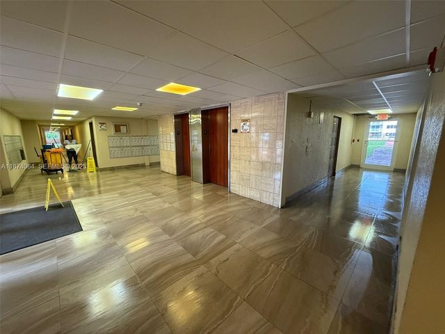 6940 Miami Gardens Drive 1-122, Hialeah, FL 33015