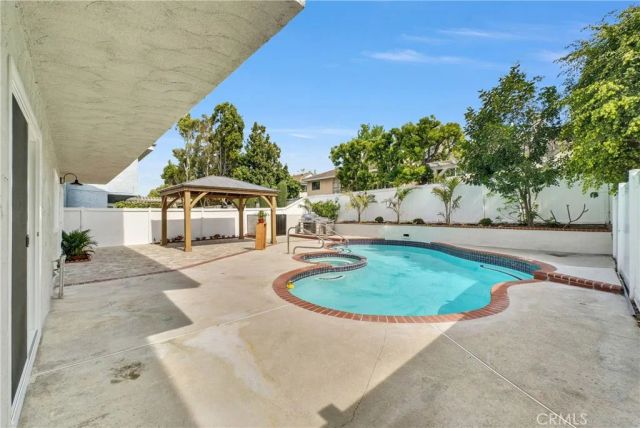 56 Monticello, Irvine, CA 92620