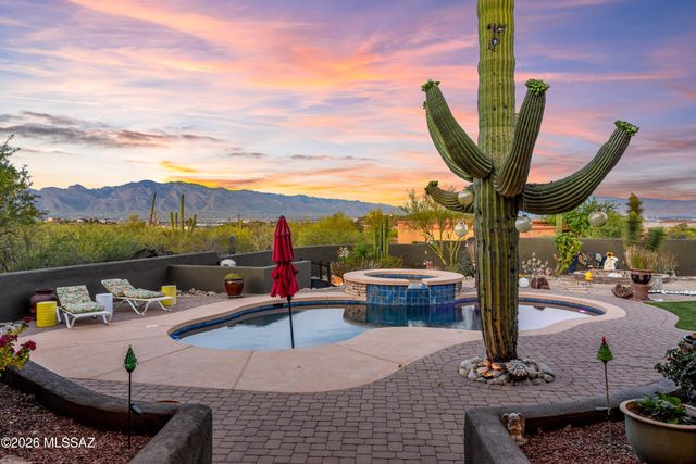 1540 N Saguaro Cliffs Court, Tucson, AZ 85745