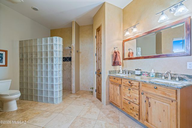 1540 N Saguaro Cliffs Court, Tucson, AZ 85745