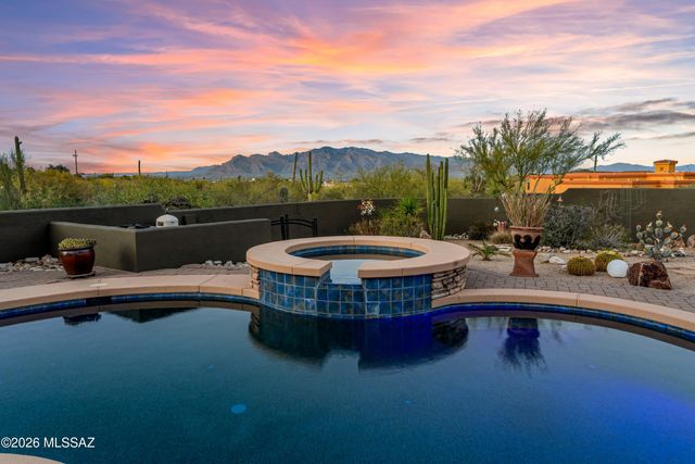1540 N Saguaro Cliffs Court, Tucson, AZ 85745