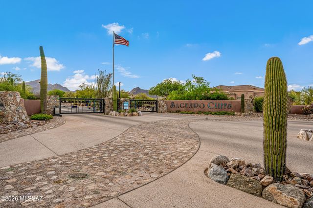 1540 N Saguaro Cliffs Court, Tucson, AZ 85745