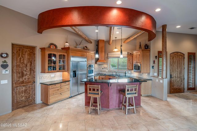 1540 N Saguaro Cliffs Court, Tucson, AZ 85745