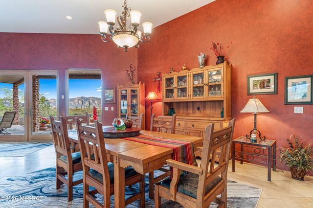 1540 N Saguaro Cliffs Court, Tucson, AZ 85745