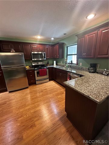 9584 W Plantation Lane, Crystal River, FL 34429
