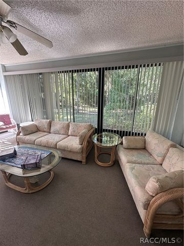 9584 W Plantation Lane, Crystal River, FL 34429