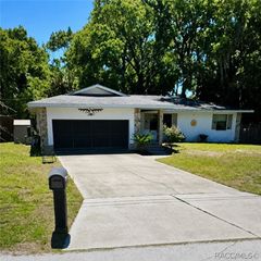 9584 W Plantation Lane, Crystal River, FL 34429