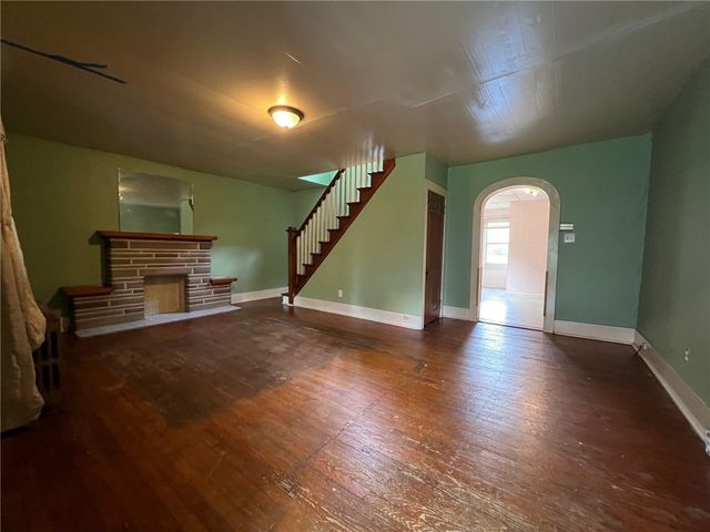 328 W New Castle, City Of But Nw, PA 16001