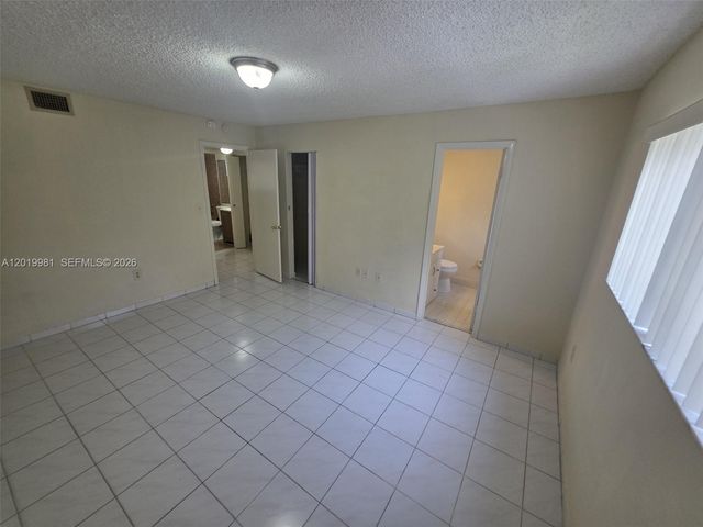 5500 W 21st Court 306, Hialeah, FL 33016
