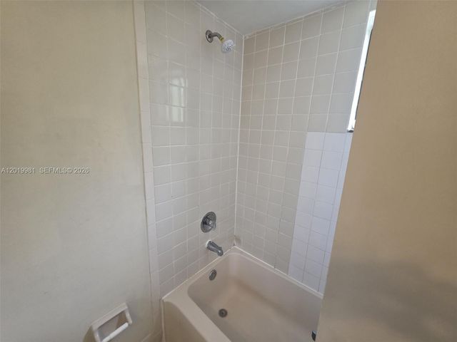 5500 W 21st Court 306, Hialeah, FL 33016