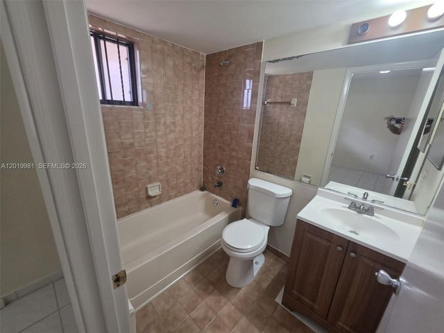 5500 W 21st Court 306, Hialeah, FL 33016