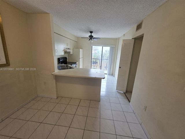 5500 W 21st Court 306, Hialeah, FL 33016