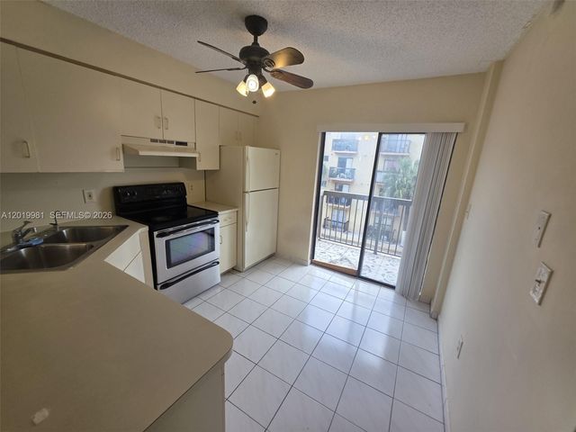 5500 W 21st Court 306, Hialeah, FL 33016