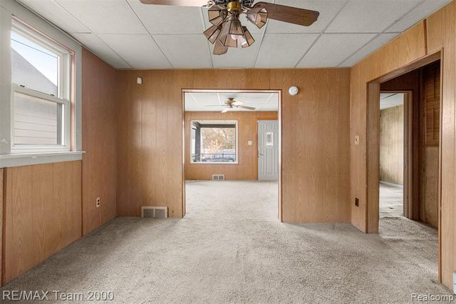 6488 Vaughan Street, Detroit, MI 48228