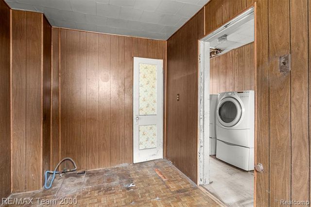 6488 Vaughan Street, Detroit, MI 48228